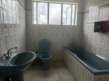 4 Bedroom Flat & Apartment