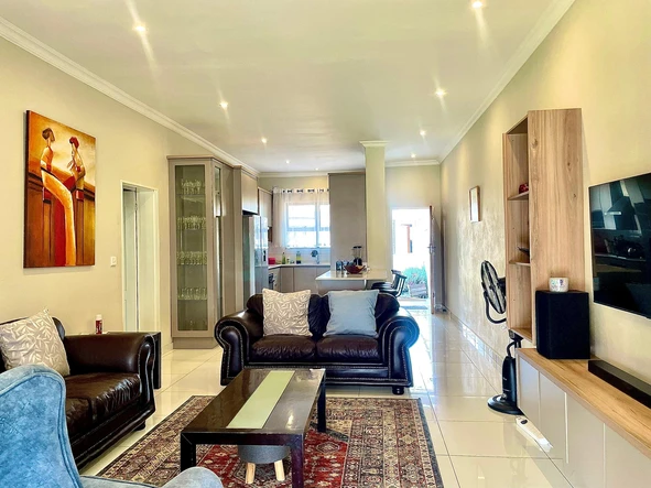 3 Bedroom Flat & Apartment