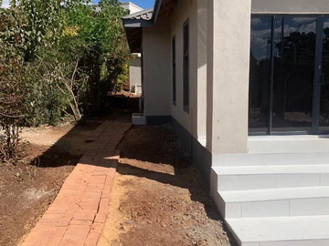 3 Bedroom Flat & Apartment