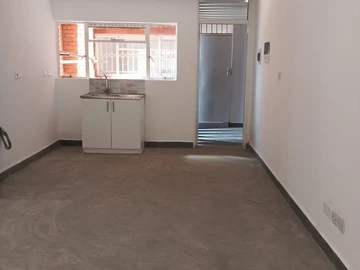 2 Bedroom Flat & Apartment