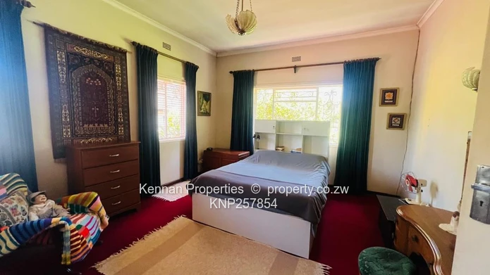 Golden Oldie Family home with Cottage (Sole Mandate)