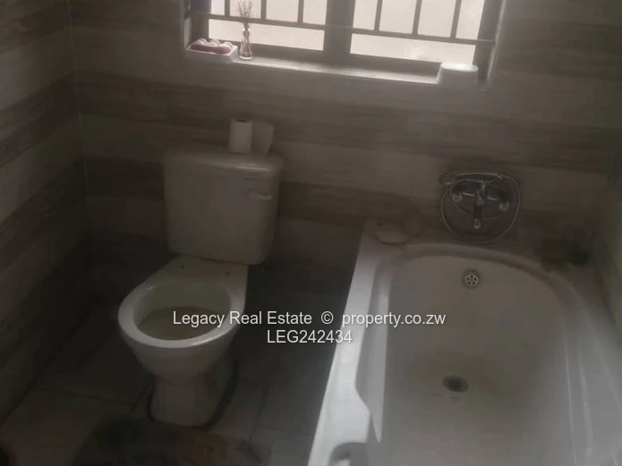 Glaudina House to Let – Solar, Borehole & Water Tank