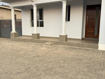 3 Bedroom Garden Flat