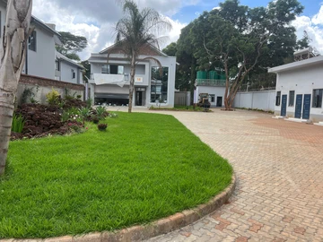 18 Unit Townhouse Complex