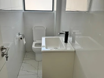 3 Bedroom Flat & Apartment