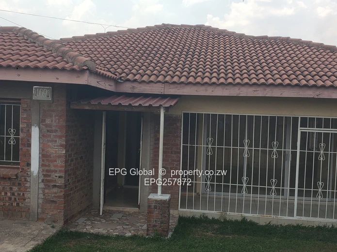 Solid Family house available for letting  
