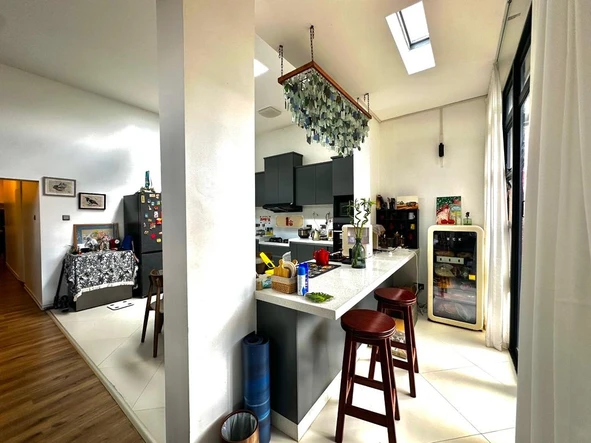 4 Bedroom Flat & Apartment