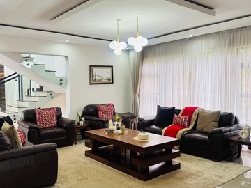 10 Bedroom House