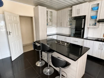 7 Bedroom House