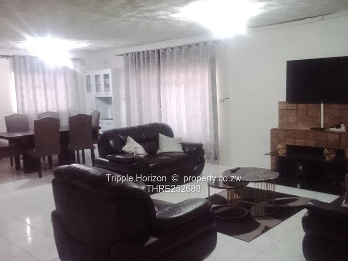 3-Bed Cranborne Home with Verandah, Flatlet cottage & Garden