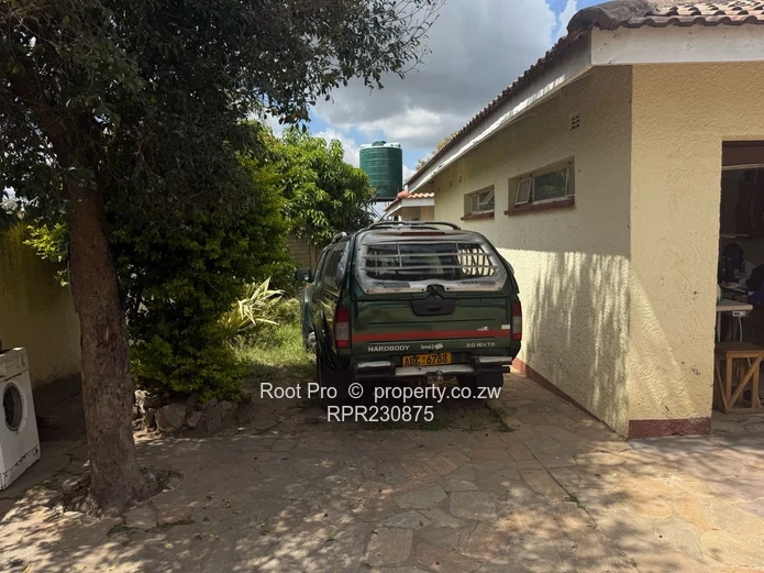 Zimre Park House to let