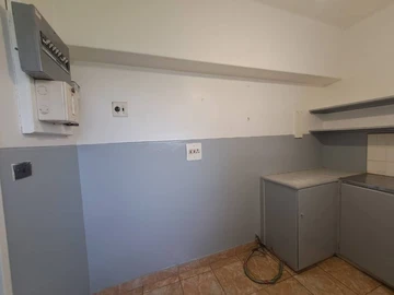 2 Bedroom Flat & Apartment