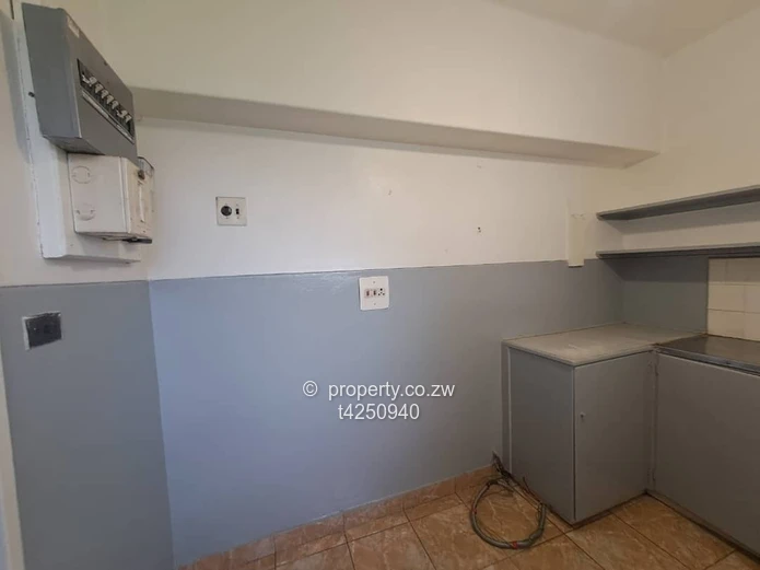 Avenues 2 bed flat for Rent