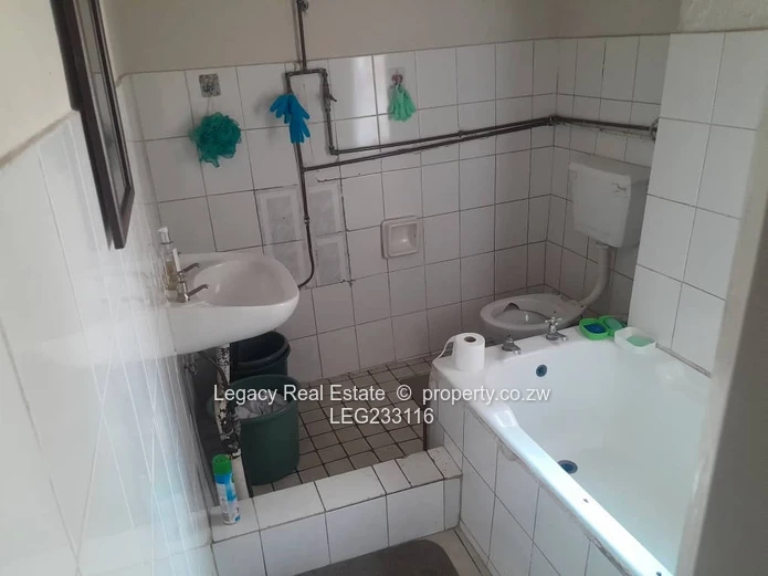 Neat and Modern 3-Bedroom House in Glen Norah