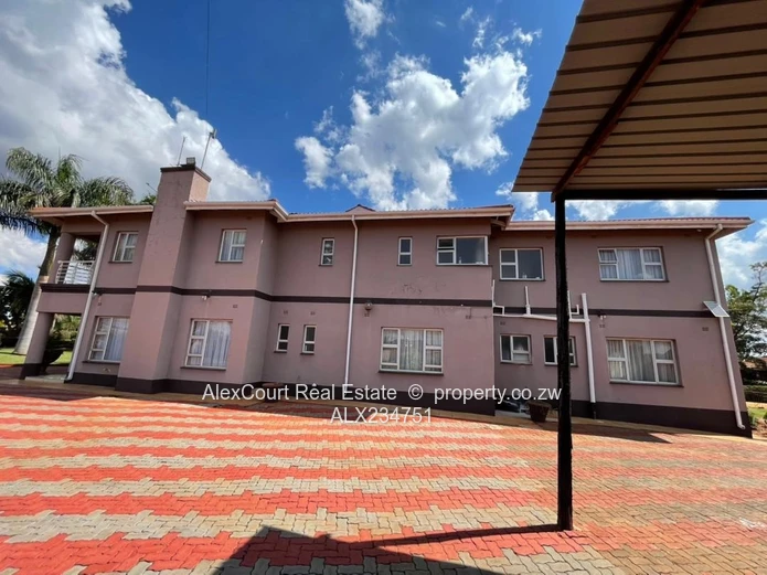 Stunning MIllion Dollar Gletwyn Park House! Bargain!