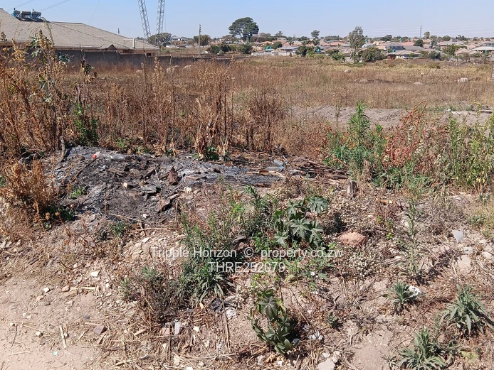 908m² Stand with Tarred Road, Sewer & Water – Zimre Park