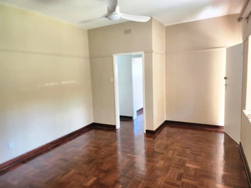 2 Bedroom Flat & Apartment