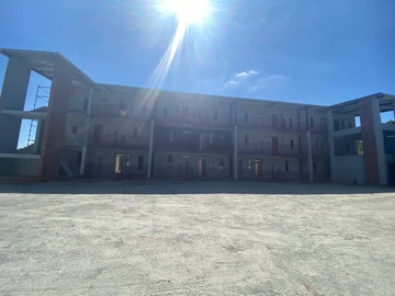 2 Bedroom Flat & Apartment