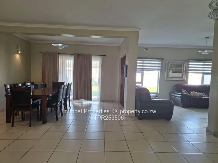 Avondale West: 4BR duplex flat with Garage & Garden