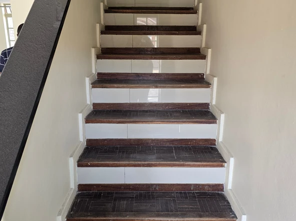 2 Bedroom Flat & Apartment