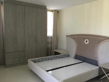 5 Bedroom Flat & Apartment