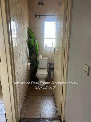 Spacious 4-Bed Home in Eastlea on 1700m² with Borehole