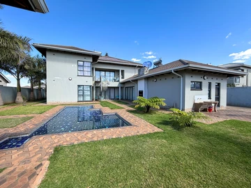 6 Bedroom House