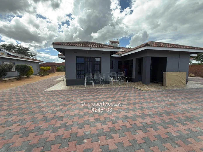 Ruwa Rockview 3 bed house for Rent