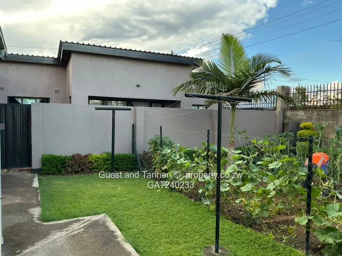 CHITUNGWIZA RIVERSIDE LOW DENSITY - Spacious Double Storey Home with 4 Solar Powered Modern Cottages