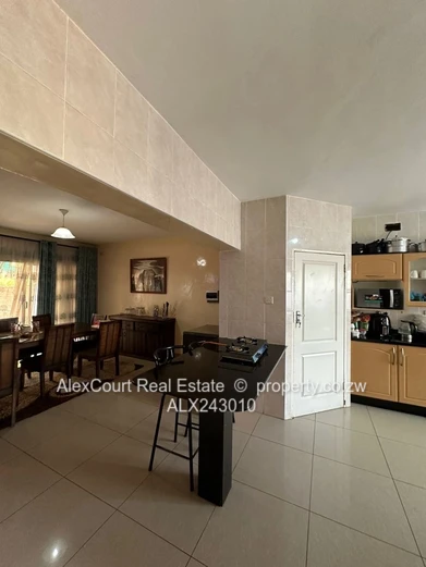 Neat Duplex Apartment In A Complex