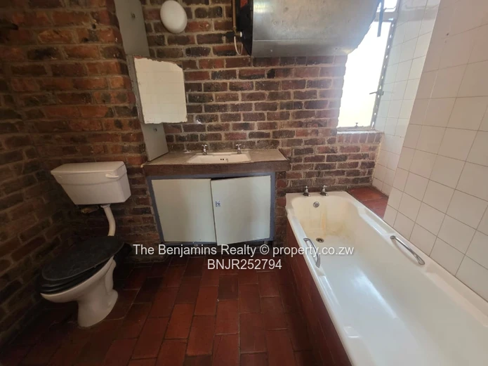 Garden Flat In Avenues