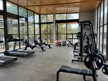 3 Bedroom Flat & Apartment