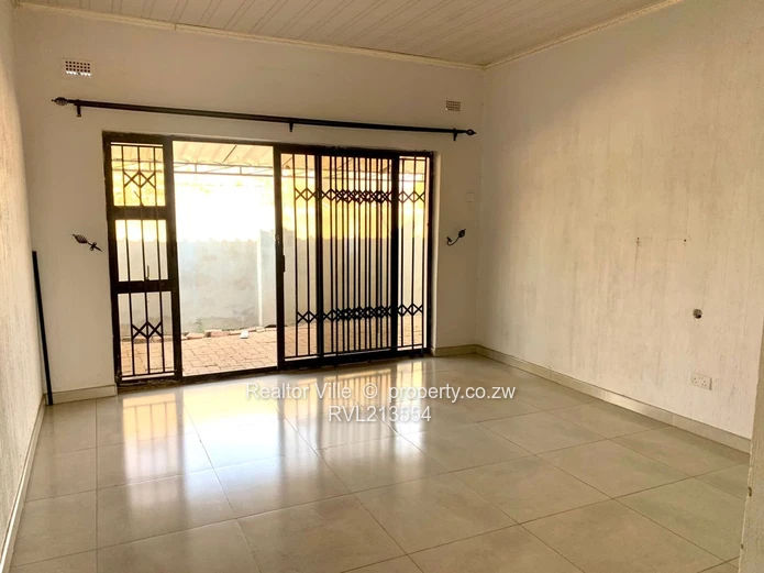 Tynwald 2-Bed Garden Flat for Rent (Sole Mandate)