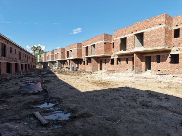 2 Bedroom Flat & Apartment