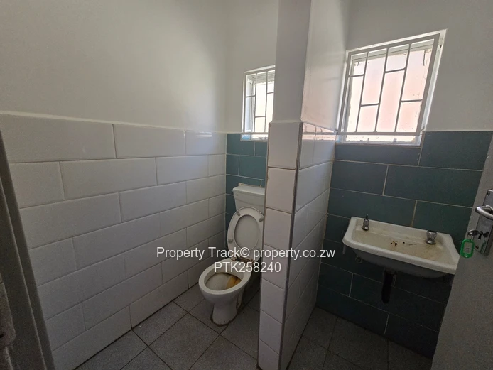 Warehouse property to let, available immediately 