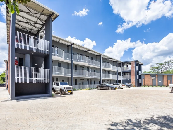 2 Bedroom Flat & Apartment