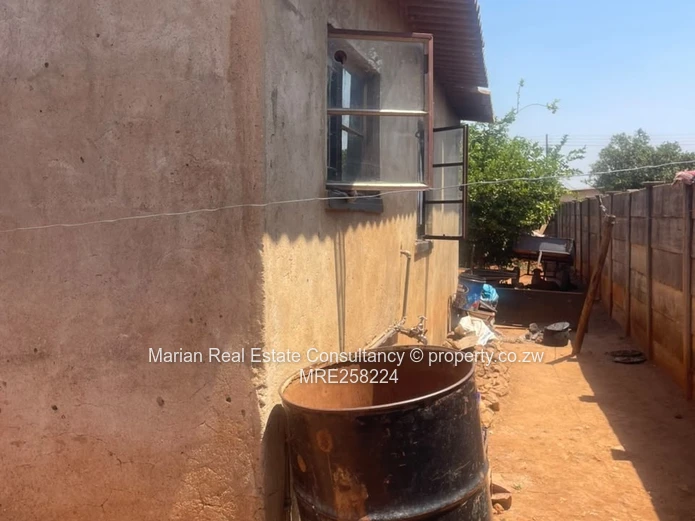 4 Room House Nketa 9, For Sale