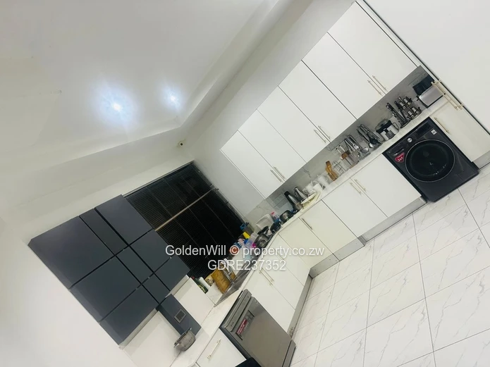 Gletwin 6 Bedroomed House To Rent