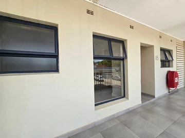 3 Bedroom Flat & Apartment