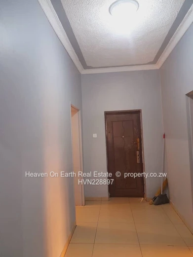 3 beds available in Glen Lorne