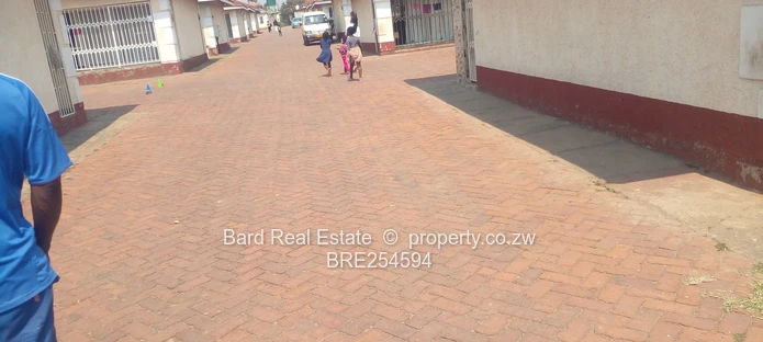 Tynwald 2-Bed Garden Flat — Borehole & Paved Yard