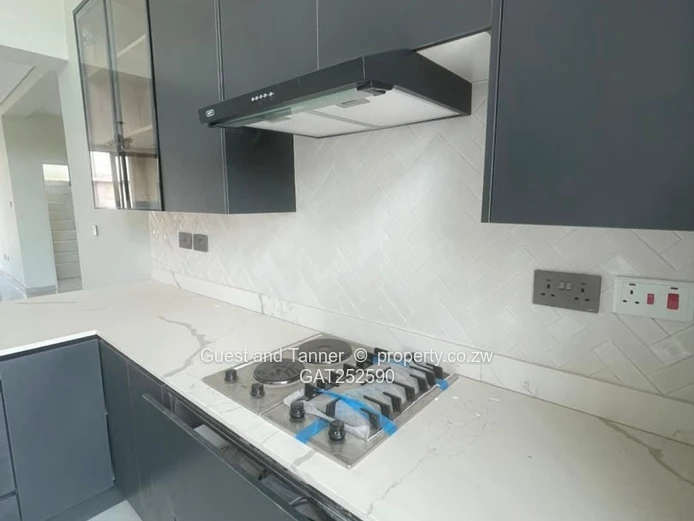Monavale Modern Luxury Duplex | Close to the CBD