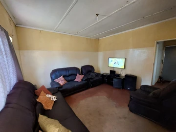 3 Bedroom Flat & Apartment