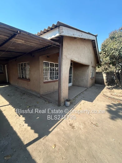 5 rooms for rent in New Tafara Mabvuku