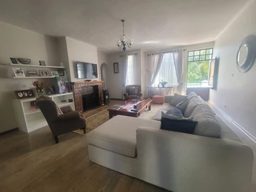 4 Bedroom Garden Flat