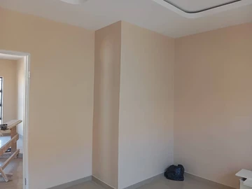 2 Bedroom Flat & Apartment