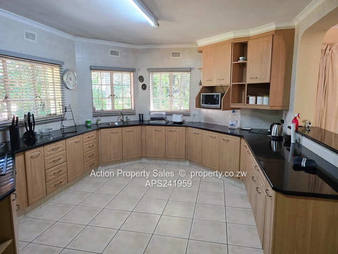 Partially Furnished Townhouse To Rent In The Brooke 