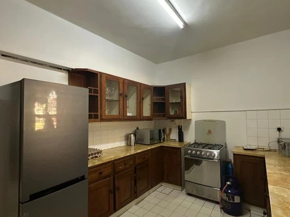 2 Bedroom Flat & Apartment