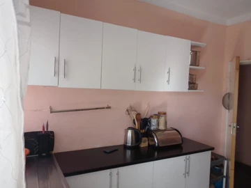 2 Bedroom Flat & Apartment
