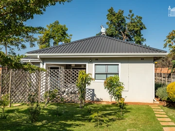 2 Bedroom Flat & Apartment